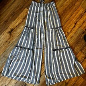Angie NWT Women’s Wide Leg Pants
